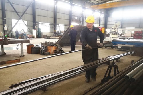 貴州桐梓 企業(yè)復(fù)工復(fù)產(chǎn) 工人熱情飽滿