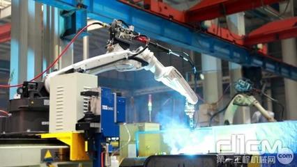 &ldquo;聰明&rdquo;的機(jī)械長啥樣 山河智能裝備告訴你